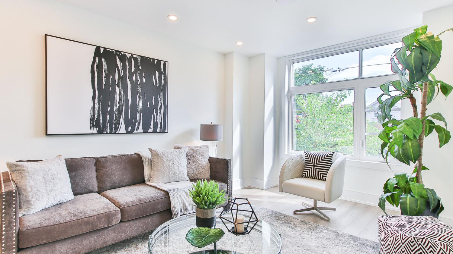 Home Staging Tips to Boost Your Home Sale Price By 20% Or More!
