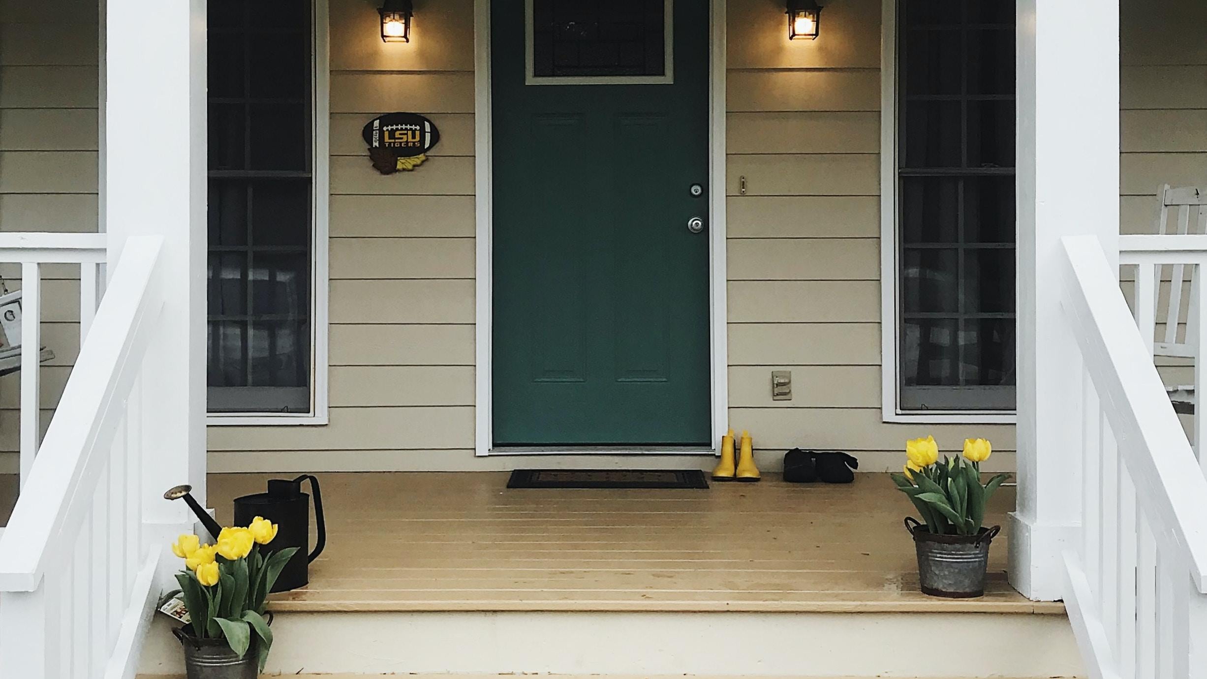 Front Porch Transformation: Make Your Outdoor Space a Welcoming Haven!